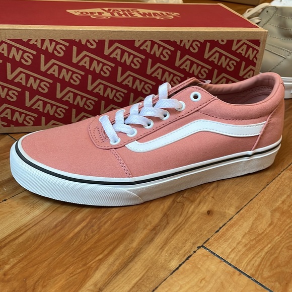 Women’s Vans shoe - Picture 7 of 10